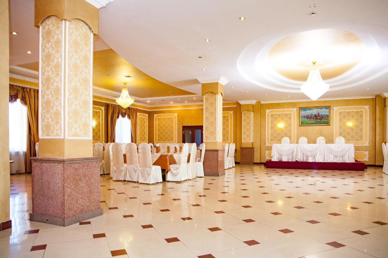 Ak Samal Hotel 卡拉甘达 外观 照片