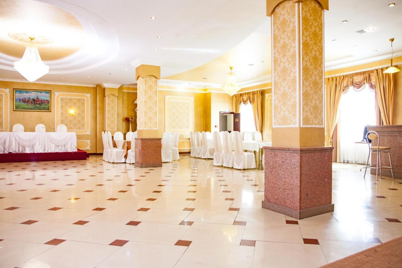 Ak Samal Hotel 卡拉甘达 外观 照片